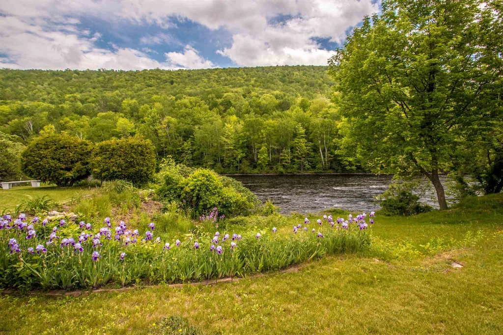 50 Cascade Flats Gorham NH 03581