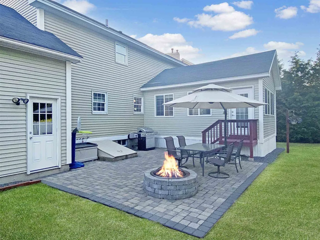 381 Aaron Drive Manchester NH 03109