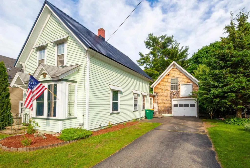 13 Friendship Street Rochester NH 03867
