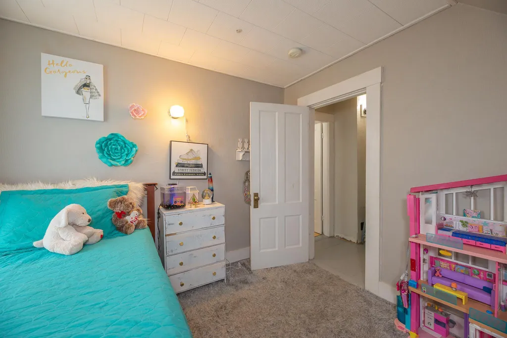 13 Friendship Street Rochester NH 03867