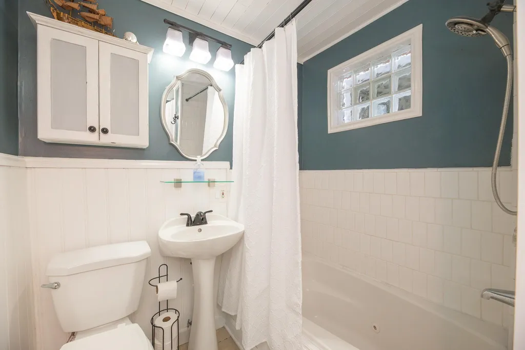 13 Friendship Street Rochester NH 03867