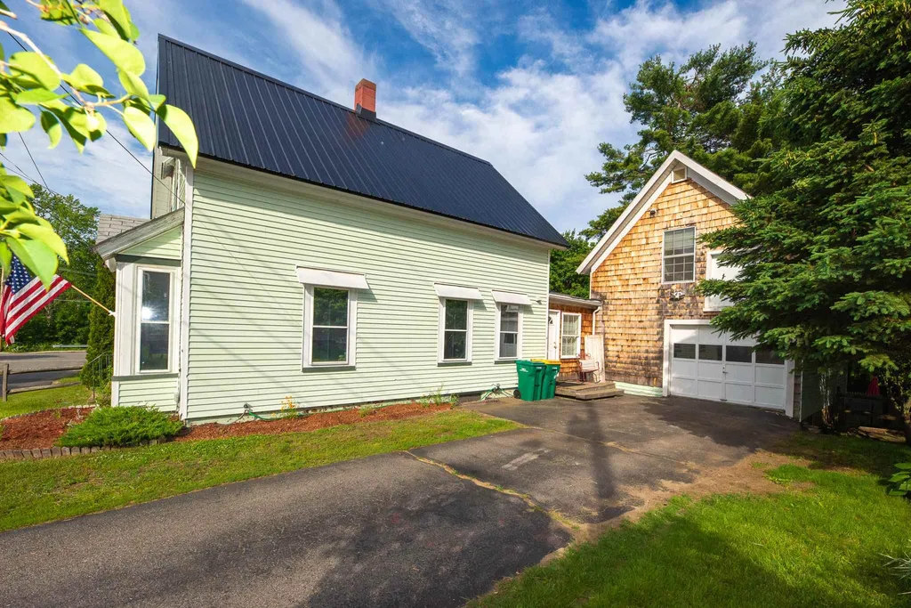 13 Friendship Street Rochester NH 03867