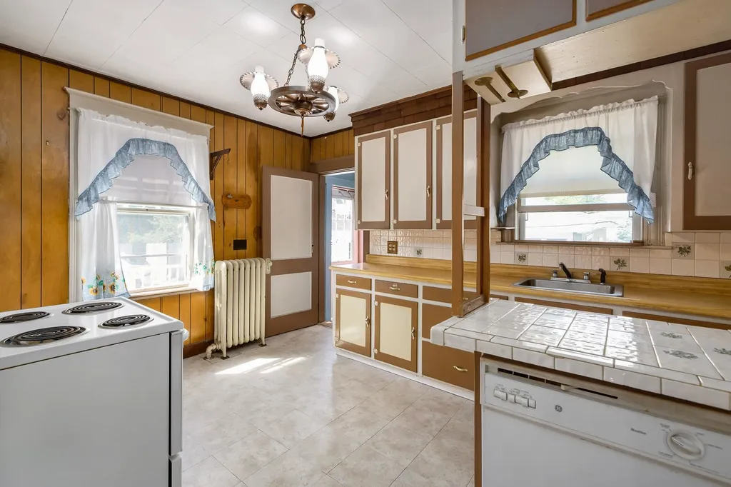 219 Sagamore Avenue Portsmouth NH 03801