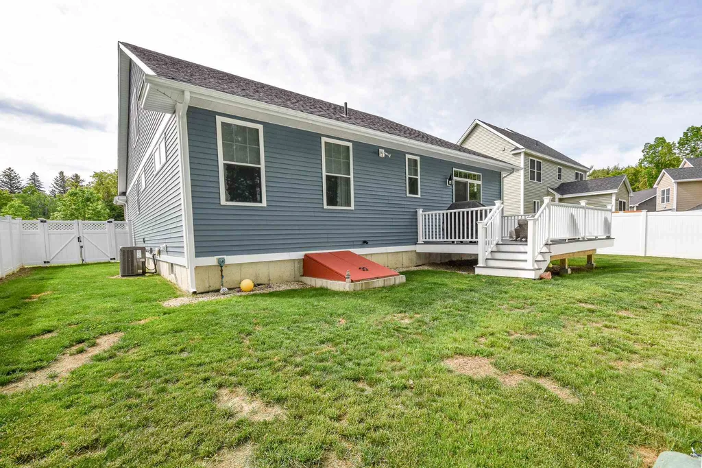 15 Topaz Drive Dover NH 03820