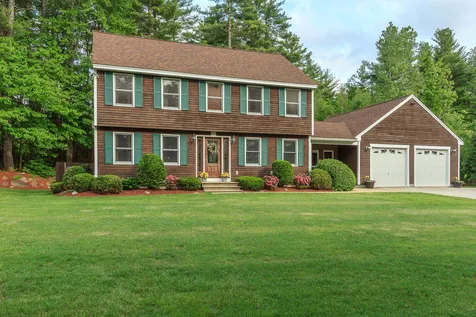 43 Golden Gate Drive Hooksett NH 03106
