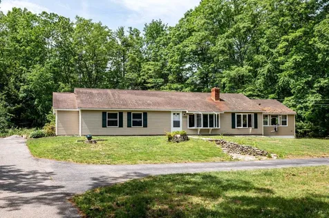 31 Batchelder Road Raymond NH 03077