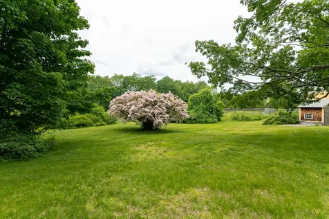 154 Pickpocket Road Brentwood NH 03833