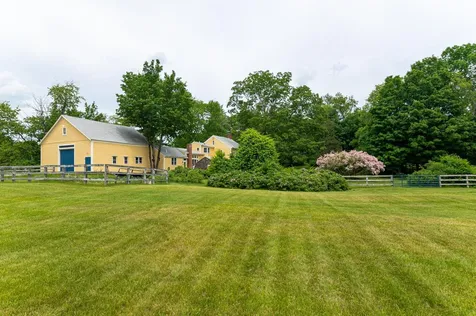 154 Pickpocket Road Brentwood NH 03833