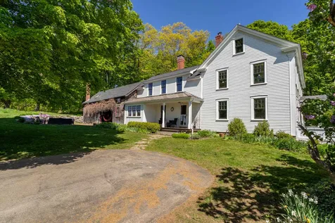 138 N River Road Lee NH 03861