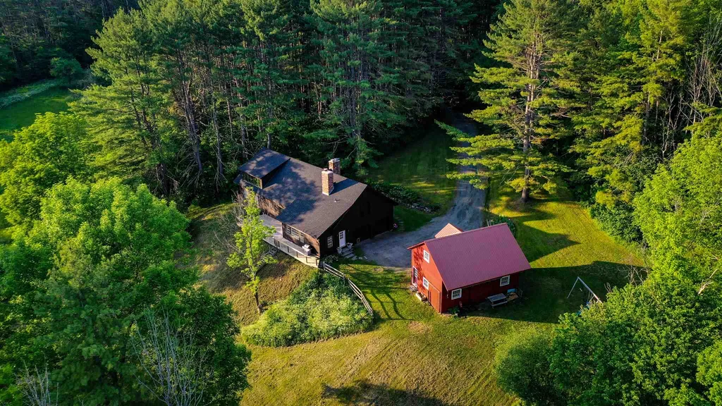 170 Thorn Apple Lane Hartford VT 05059