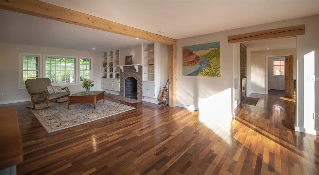 170 Thorn Apple Lane Hartford VT 05059