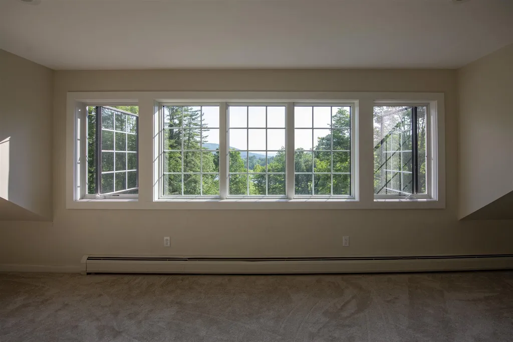 170 Thorn Apple Lane Hartford VT 05059