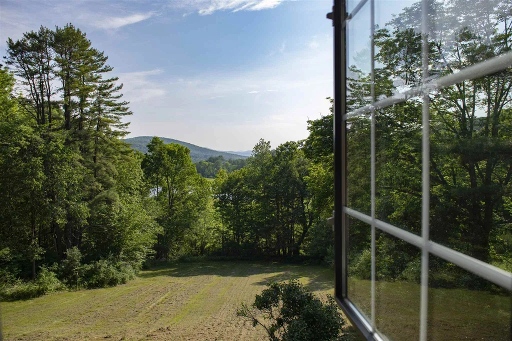 170 Thorn Apple Lane Hartford VT 05059