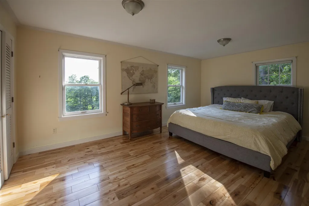 170 Thorn Apple Lane Hartford VT 05059
