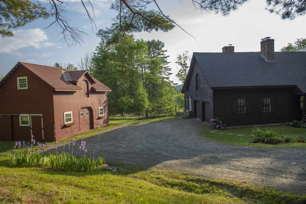 170 Thorn Apple Lane Hartford VT 05059