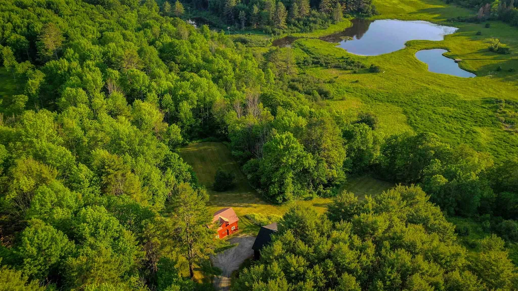170 Thorn Apple Lane Hartford VT 05059