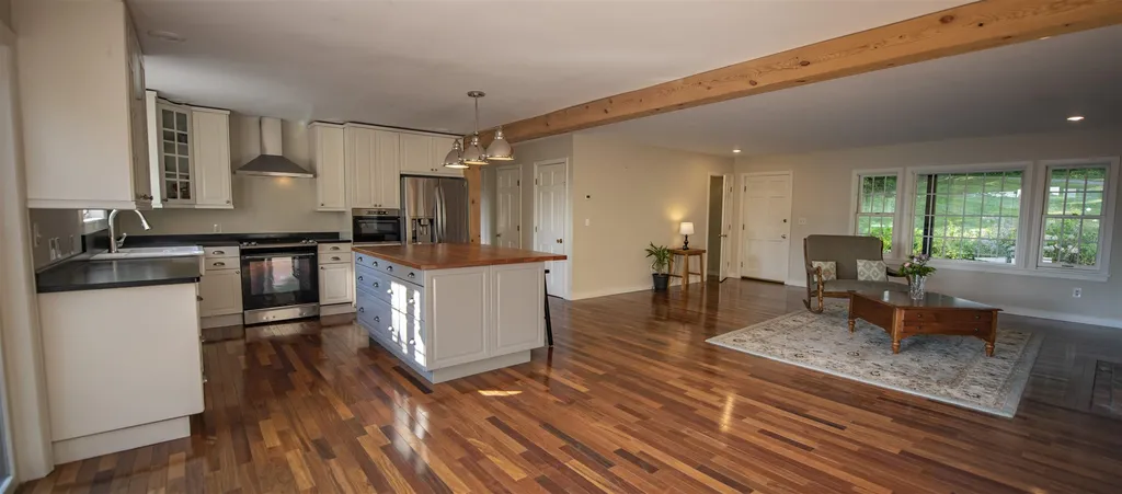 170 Thorn Apple Lane Hartford VT 05059