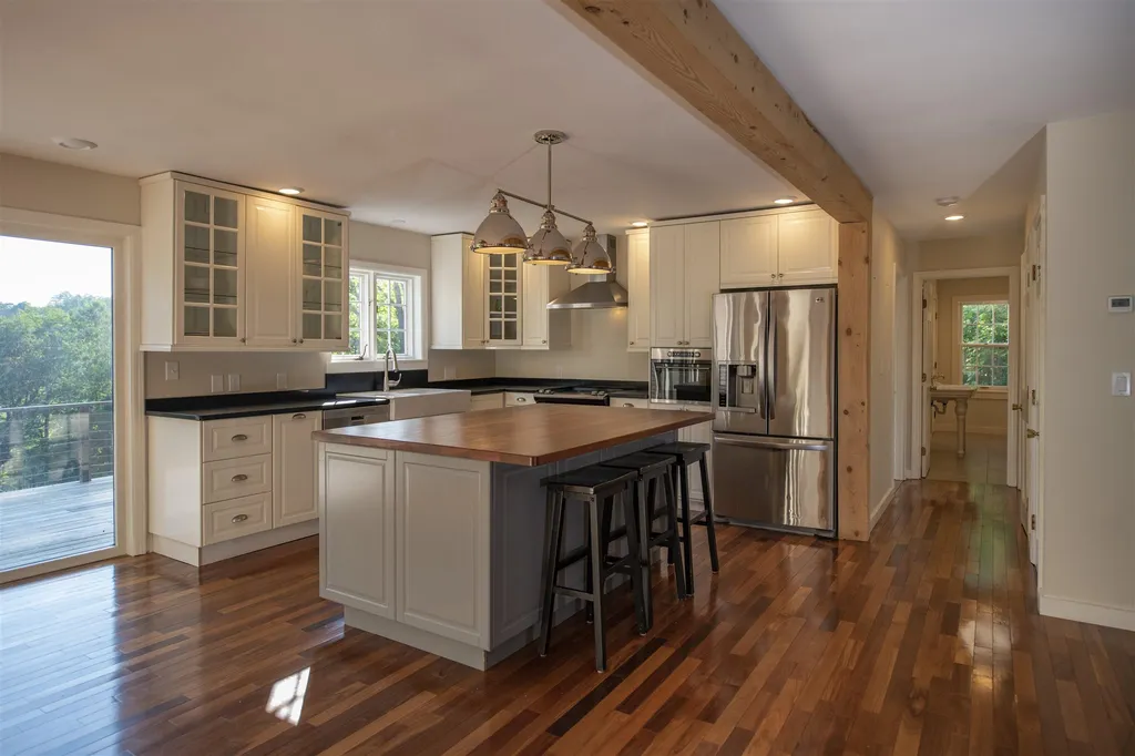 170 Thorn Apple Lane Hartford VT 05059