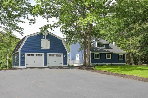32 Emerald Circle Goffstown NH 03045