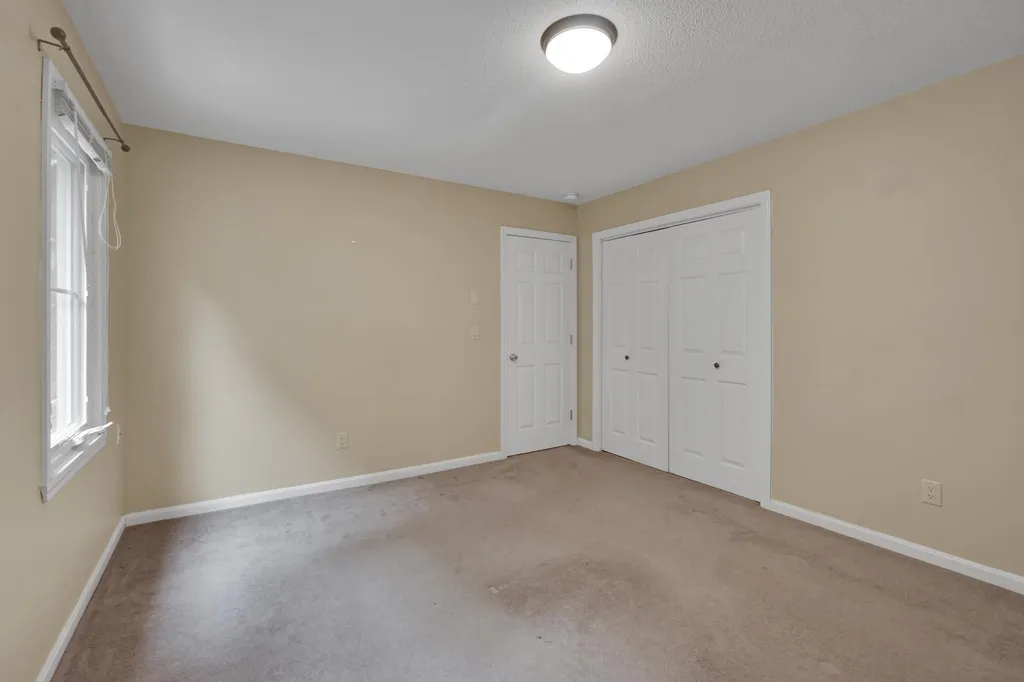 438 Oak Circle Colchester VT 05446