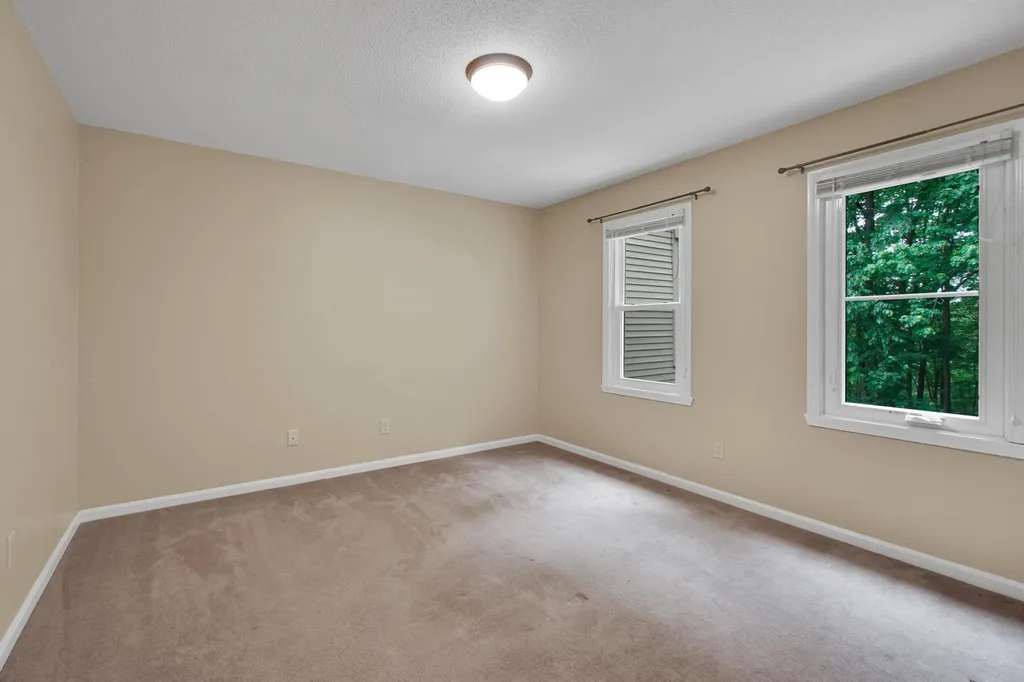 438 Oak Circle Colchester VT 05446