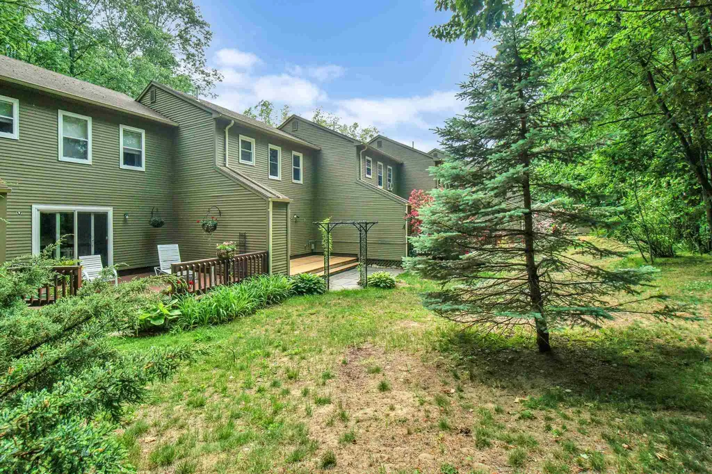 438 Oak Circle Colchester VT 05446