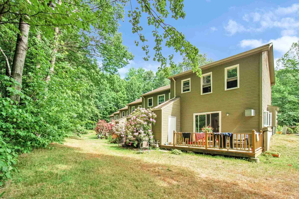 438 Oak Circle Colchester VT 05446