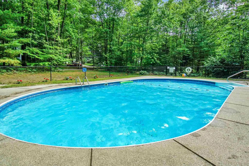 438 Oak Circle Colchester VT 05446