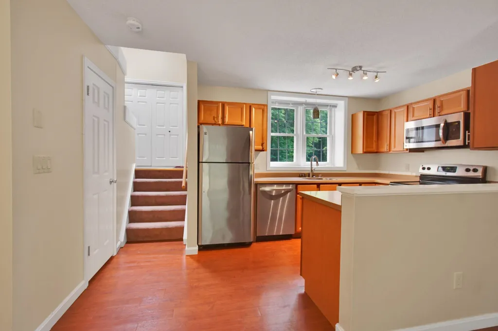 438 Oak Circle Colchester VT 05446