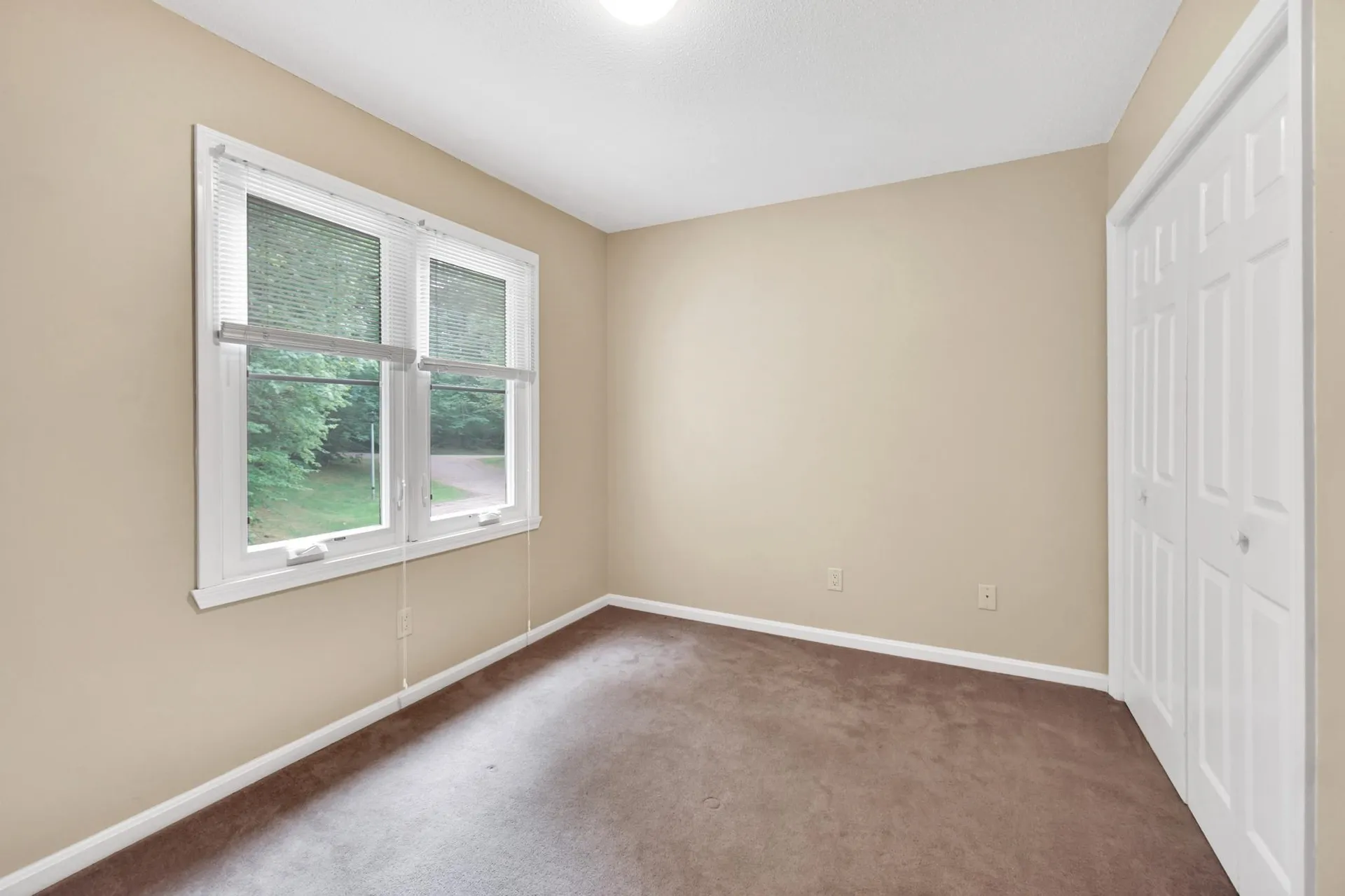 438 Oak Circle Colchester VT 05446