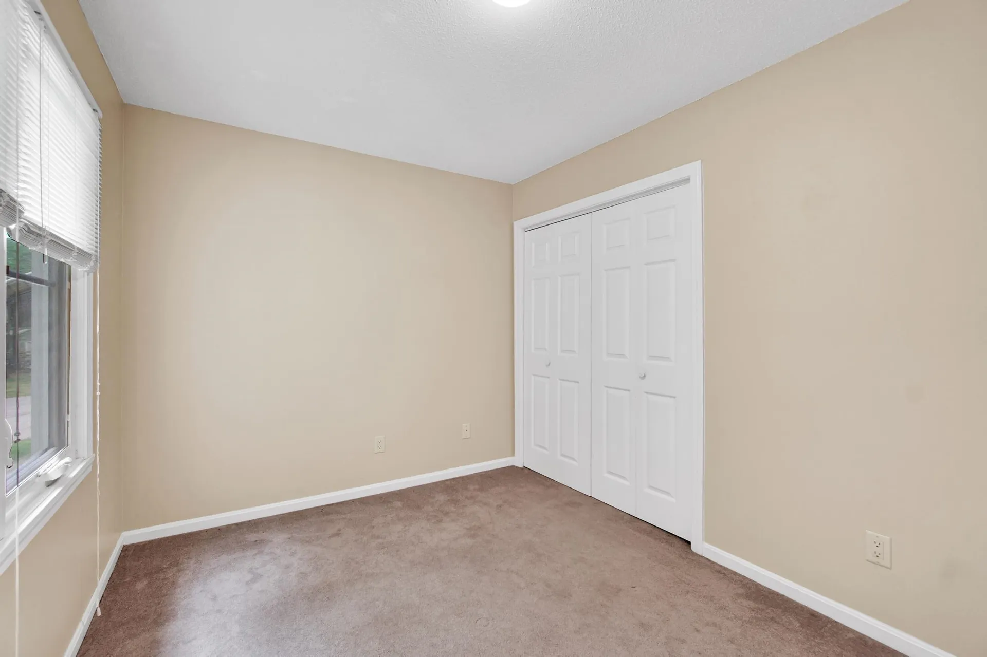 438 Oak Circle Colchester VT 05446
