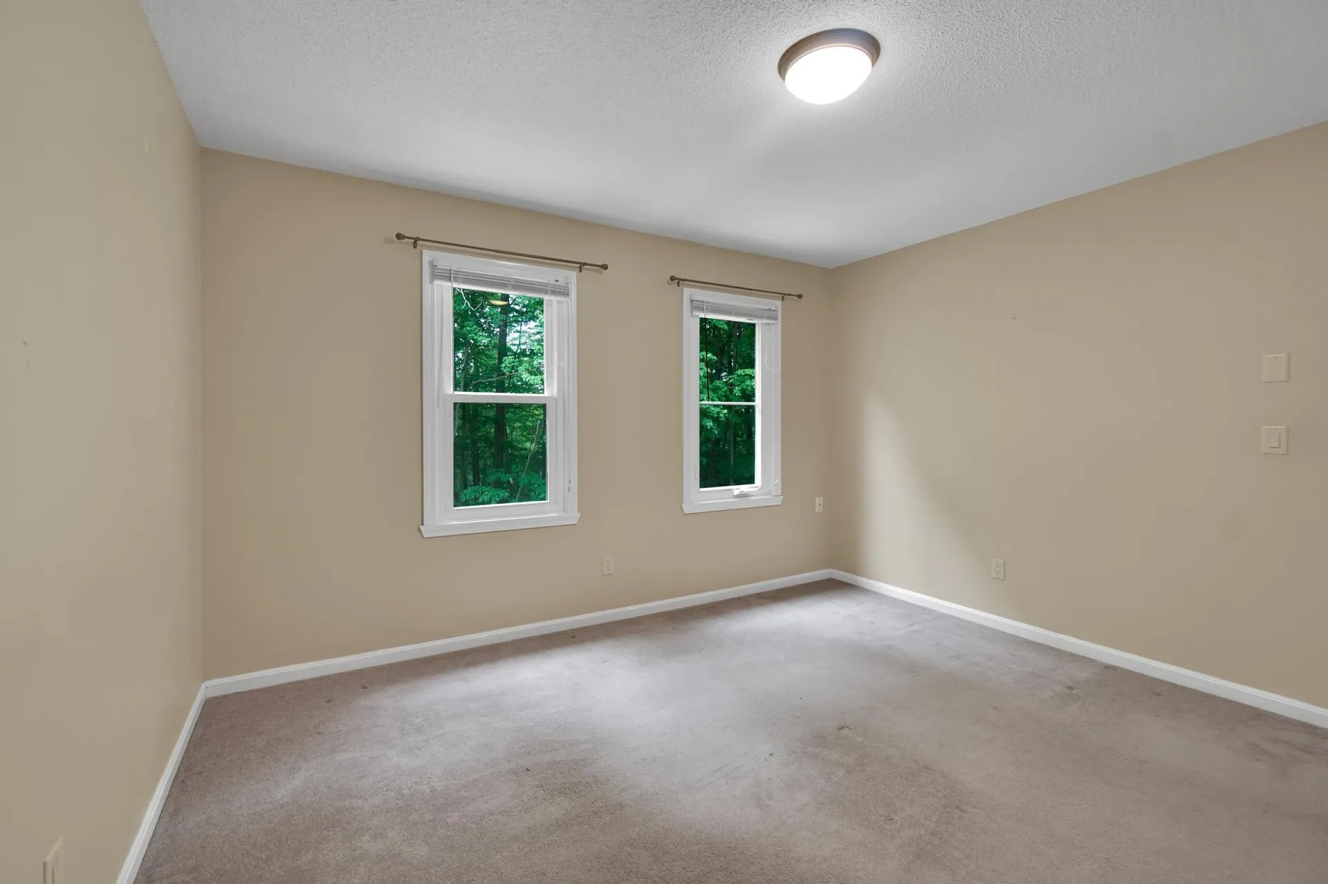 438 Oak Circle Colchester VT 05446