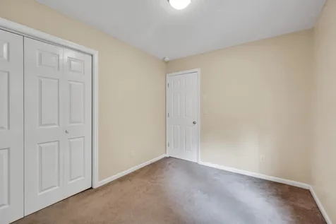 438 Oak Circle Colchester VT 05446