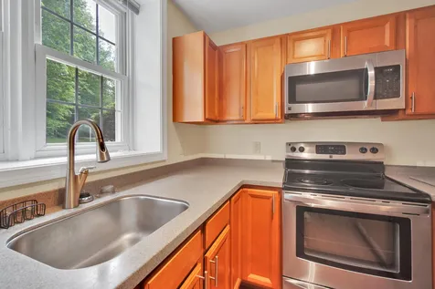 438 Oak Circle Colchester VT 05446