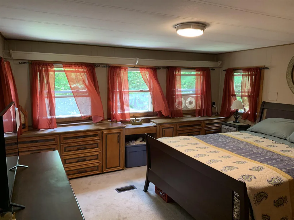 66 Town Pound Road Campton NH 03223