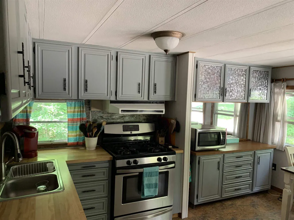 66 Town Pound Road Campton NH 03223