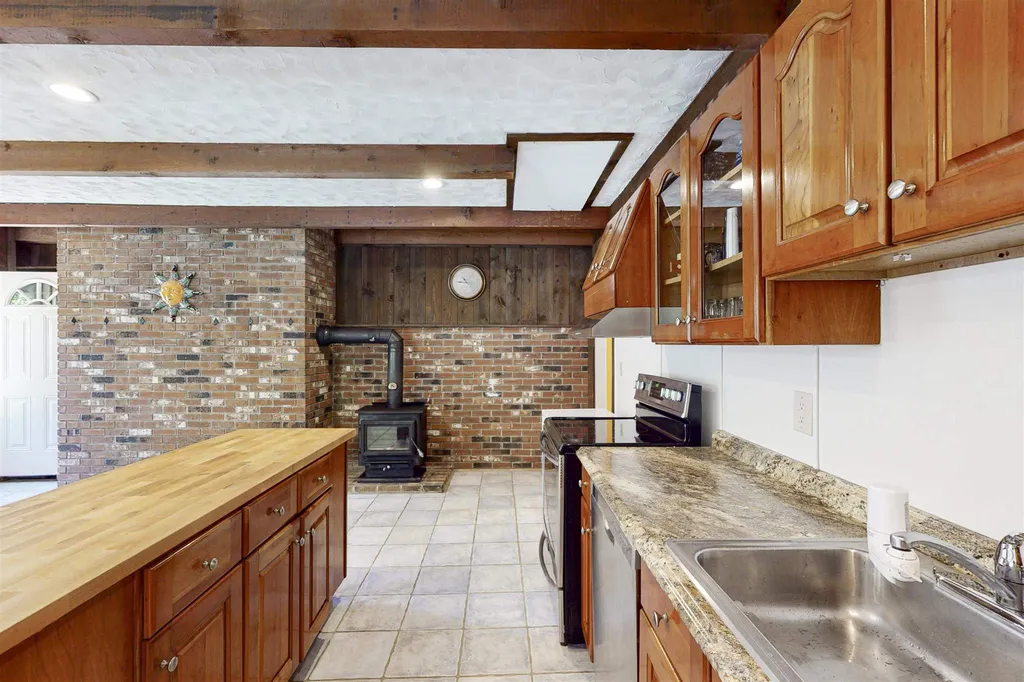278 Union Road Belmont NH 03220