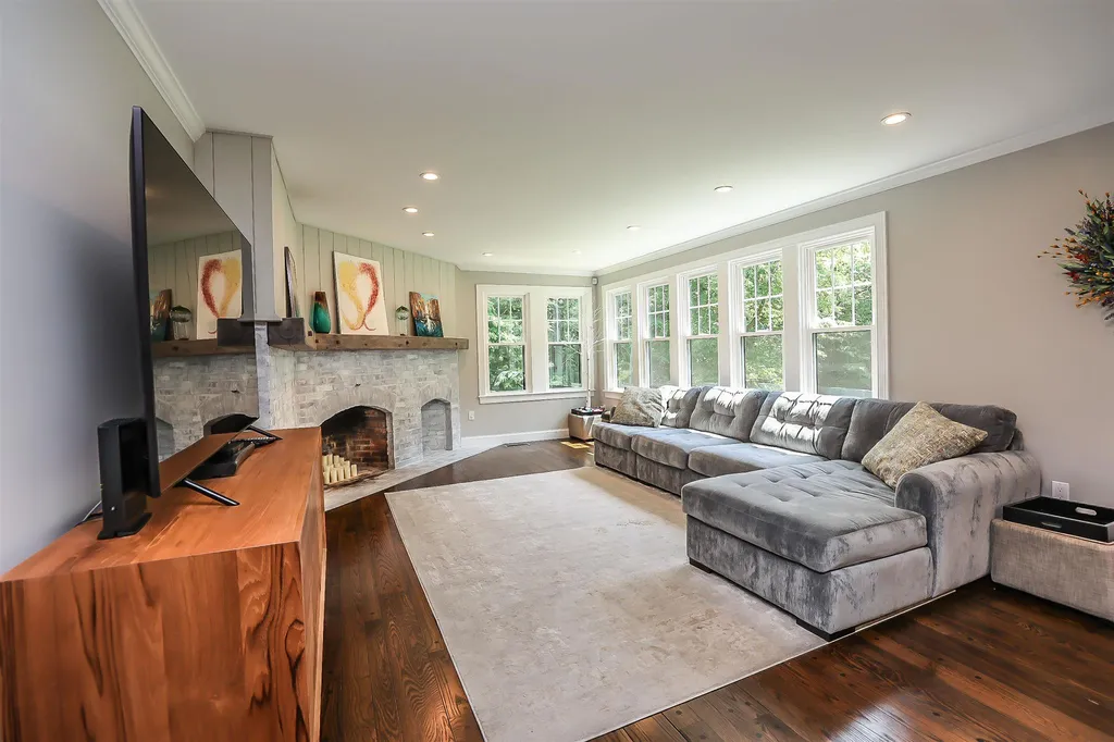 43 Crestwood Drive Hollis NH 03049