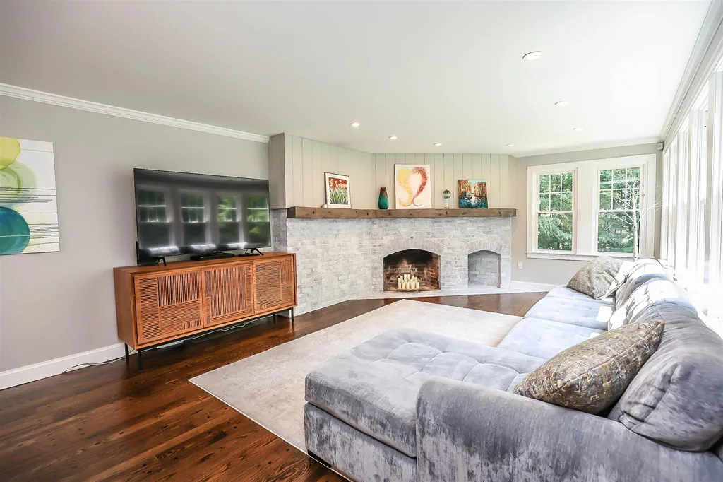 43 Crestwood Drive Hollis NH 03049