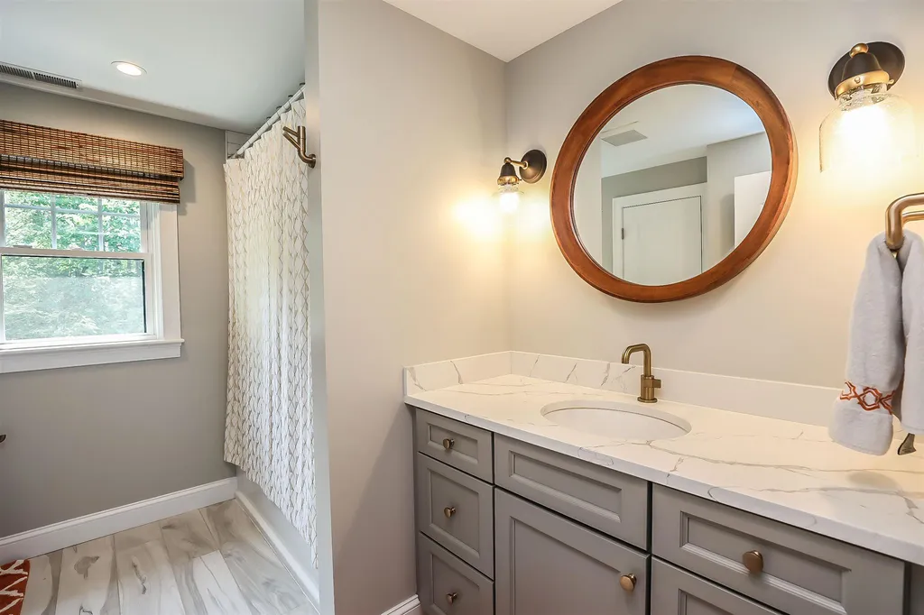 43 Crestwood Drive Hollis NH 03049