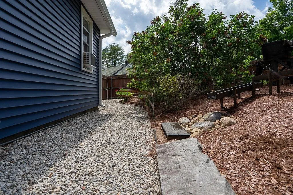 3 Paige Hill Road Goffstown NH 03045