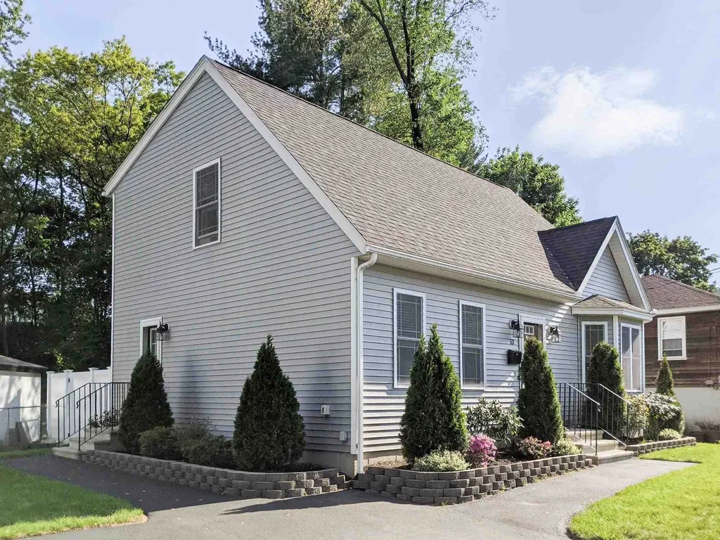 53 Gillis Street Nashua NH 03060
