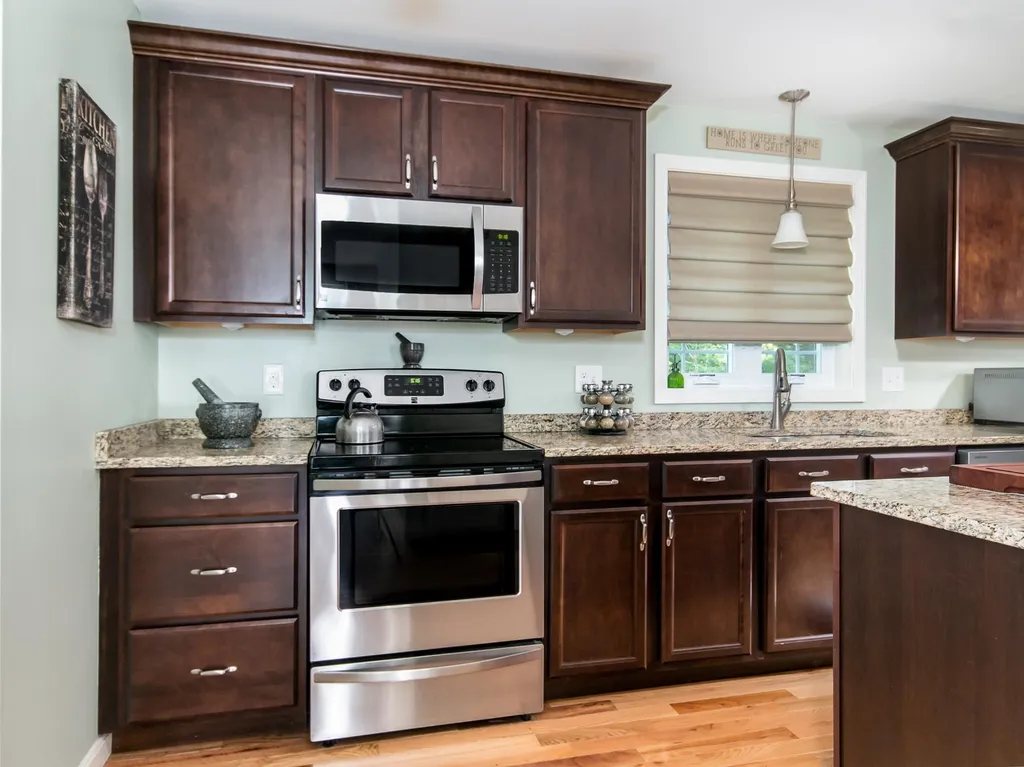 53 Gillis Street Nashua NH 03060