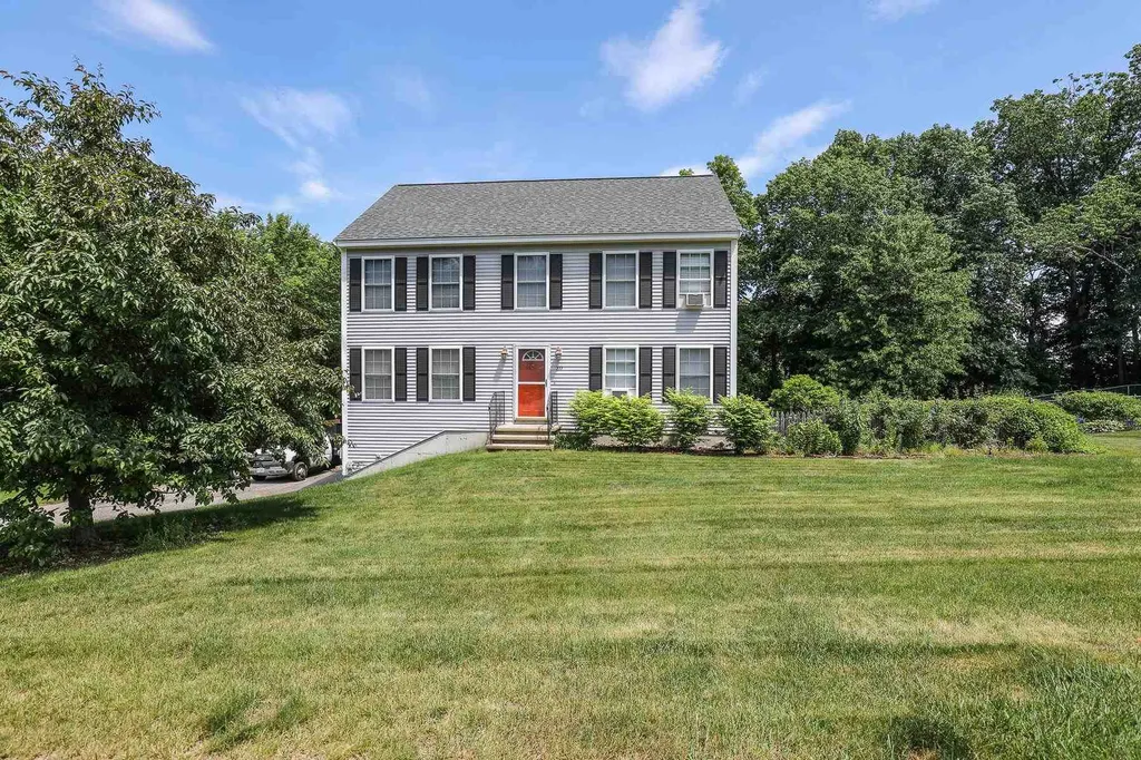 30 Red Squirrel Lane Chester NH 03036