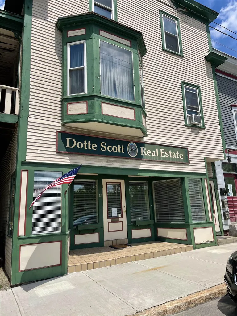 12 Middle Street Lancaster NH 03584