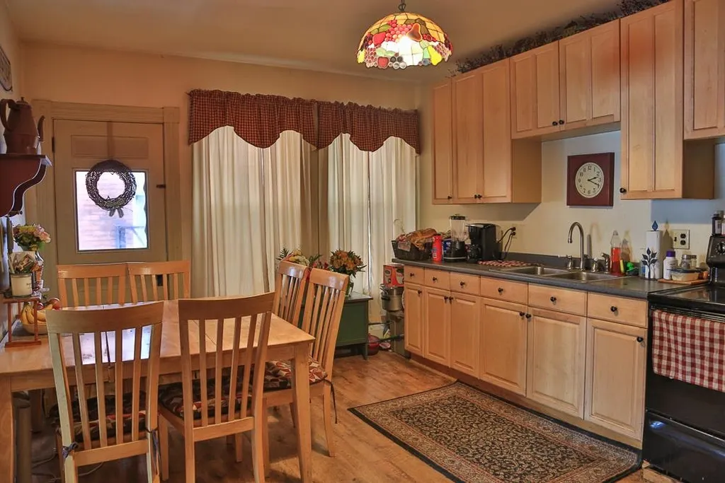 12 Middle Street Lancaster NH 03584