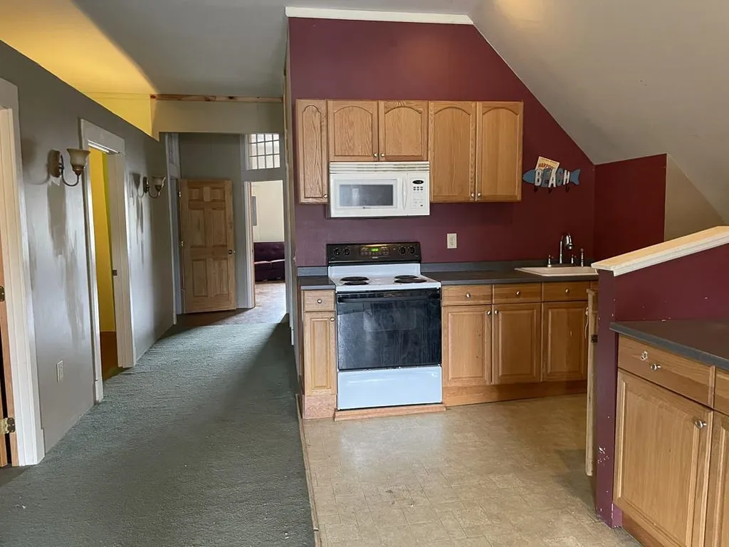 12 Middle Street Lancaster NH 03584