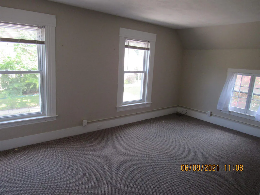 329 Harrison Street Manchester NH 03104