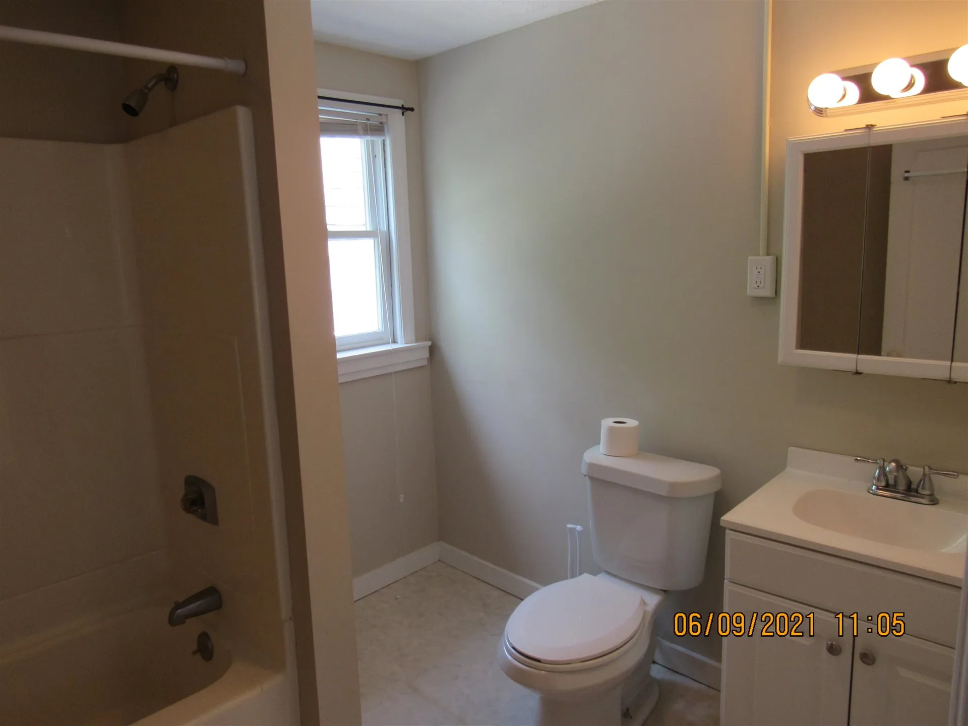 329 Harrison Street Manchester NH 03104