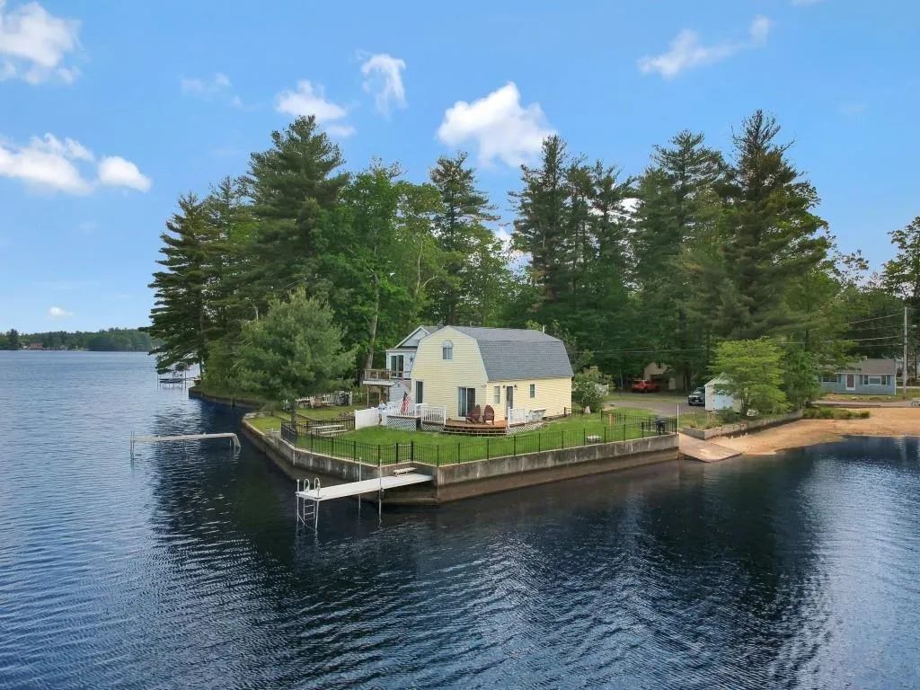 201 Shore Drive Salem NH 03079